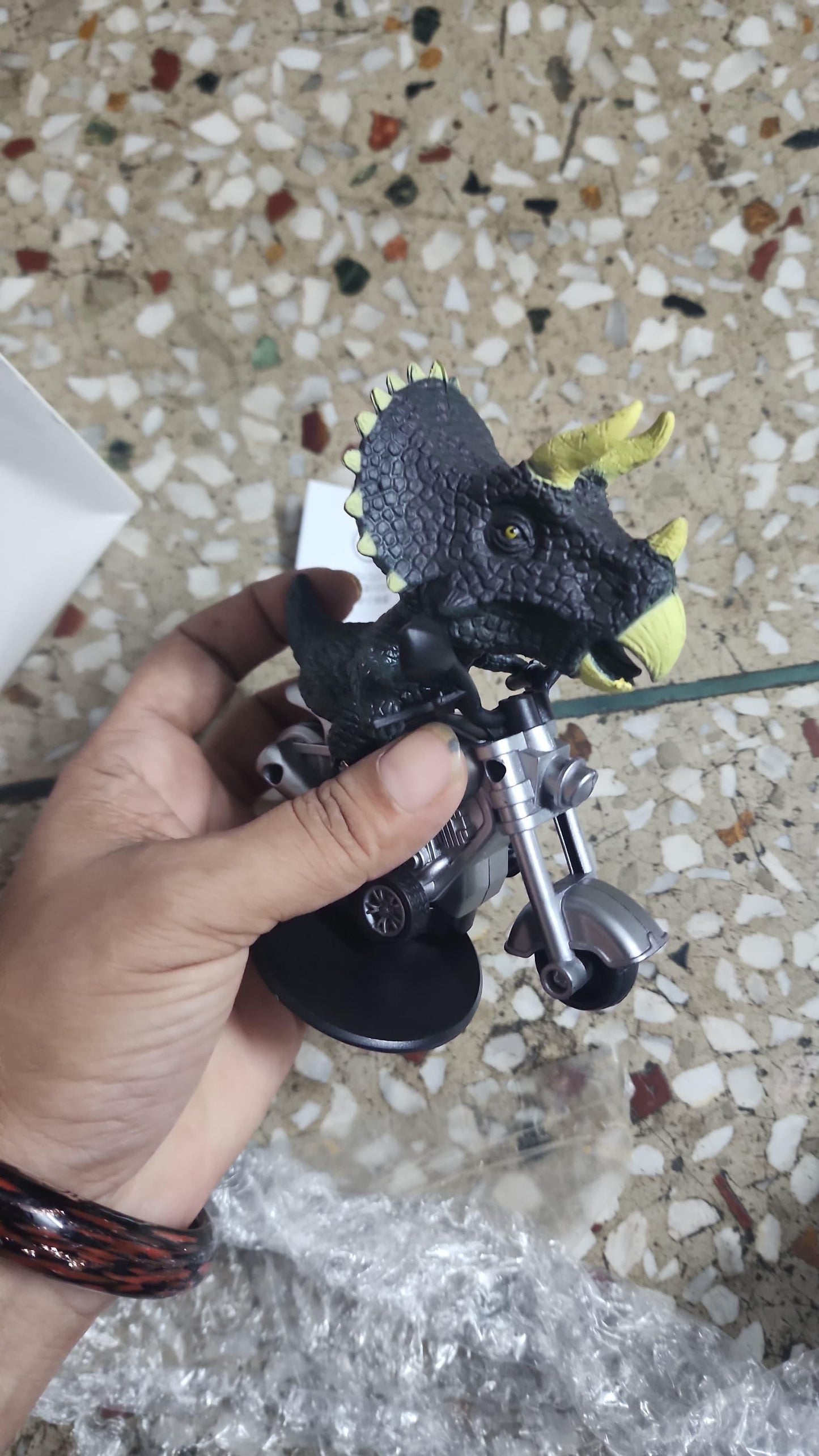 360� Rotating Dinosaur (Pack of 1)